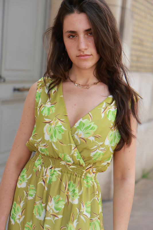 Comment s’habiller quand on est petite : astuces et tenues pour sublimer votre silhouette