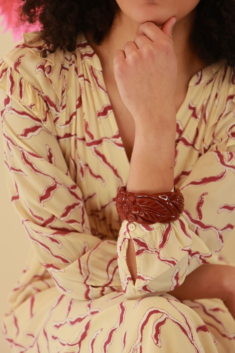 La manchette bordeaux by Marion Godart