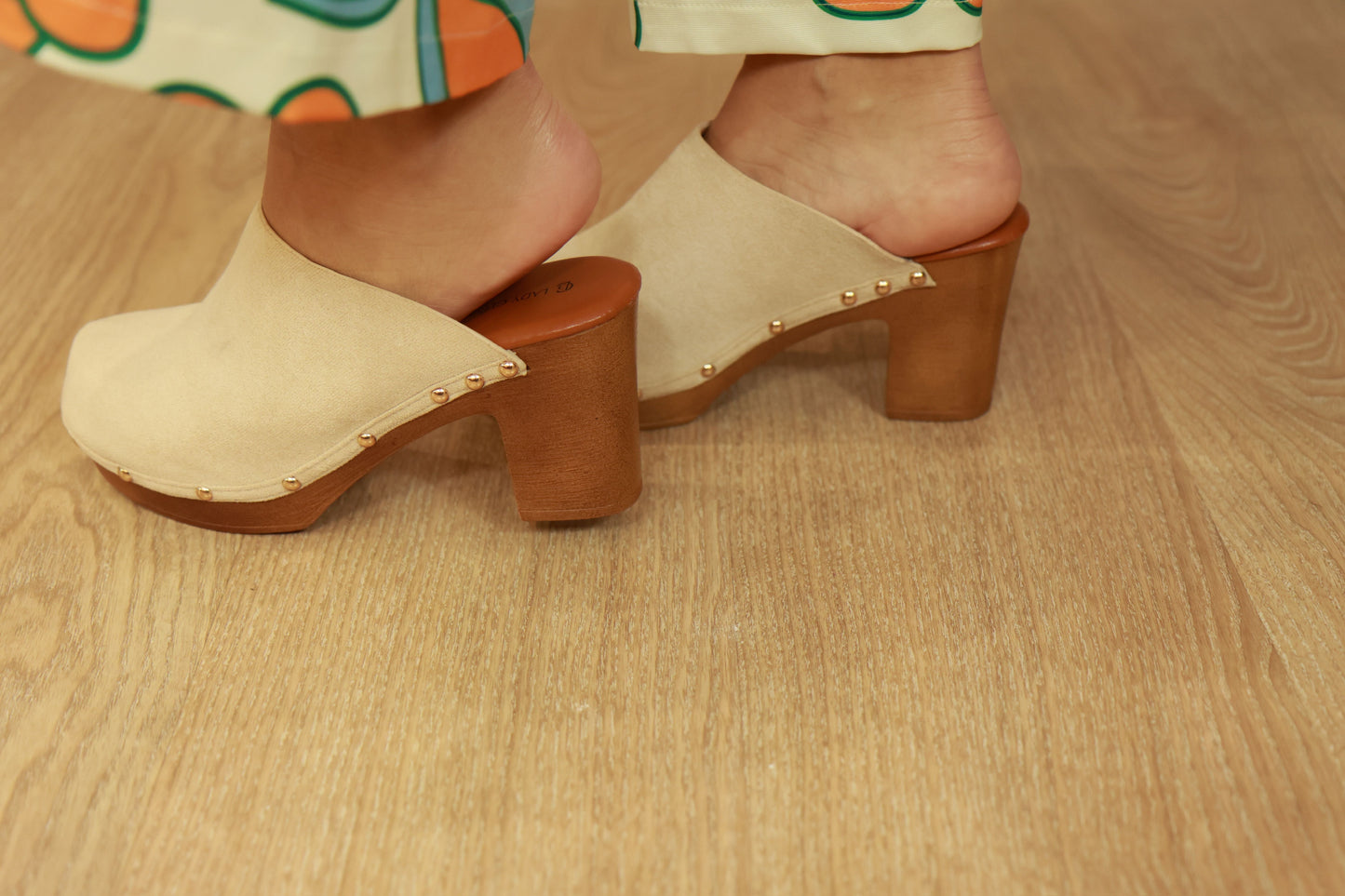 Sabots Jane beige by Chantal B