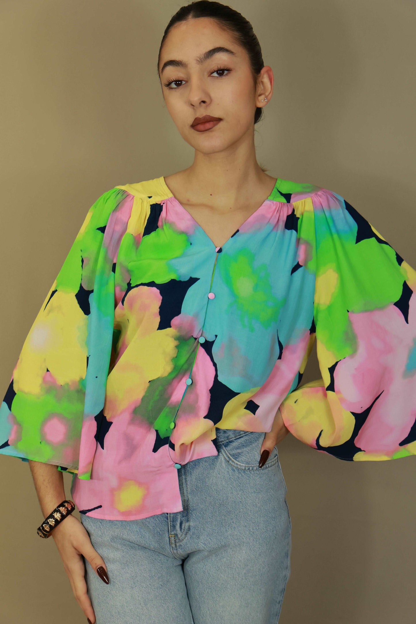 Blouse multicolore pastel fond noir Pom Amsterdam boutique La Ptite Rebelle Amiens