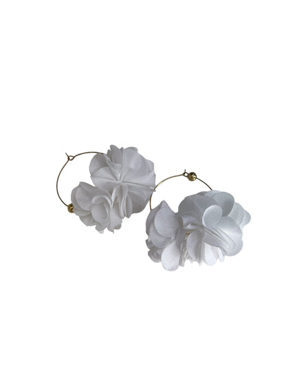 Boucles d’oreilles fleur blanche Mile Mila